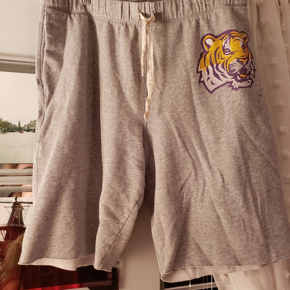 VS PINK SWEATPANT SHORTS